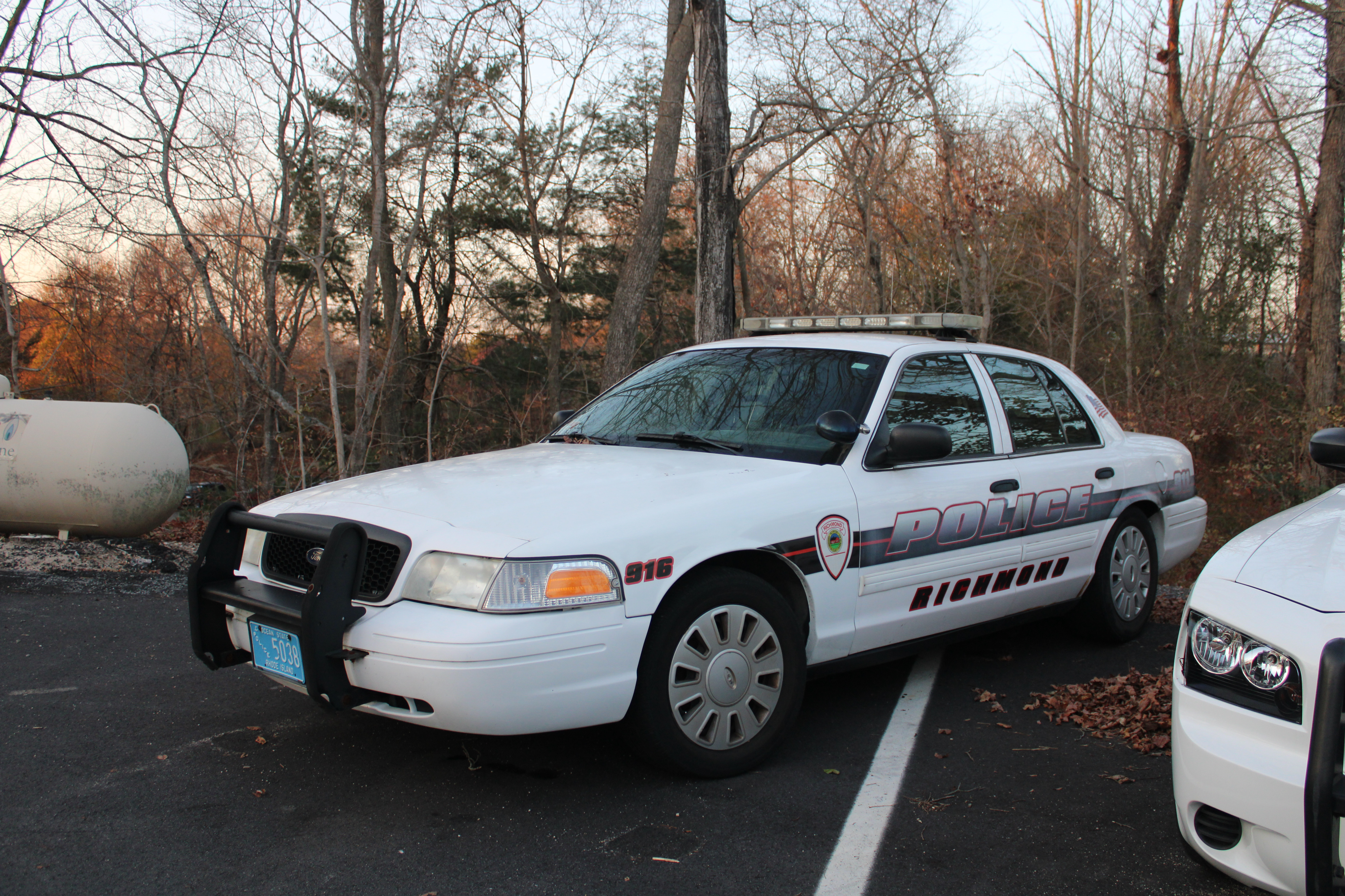 A photo  of Richmond Police
            Cruiser 916, a 2009-2011 Ford Crown Victoria Police Interceptor             taken by @riemergencyvehicles