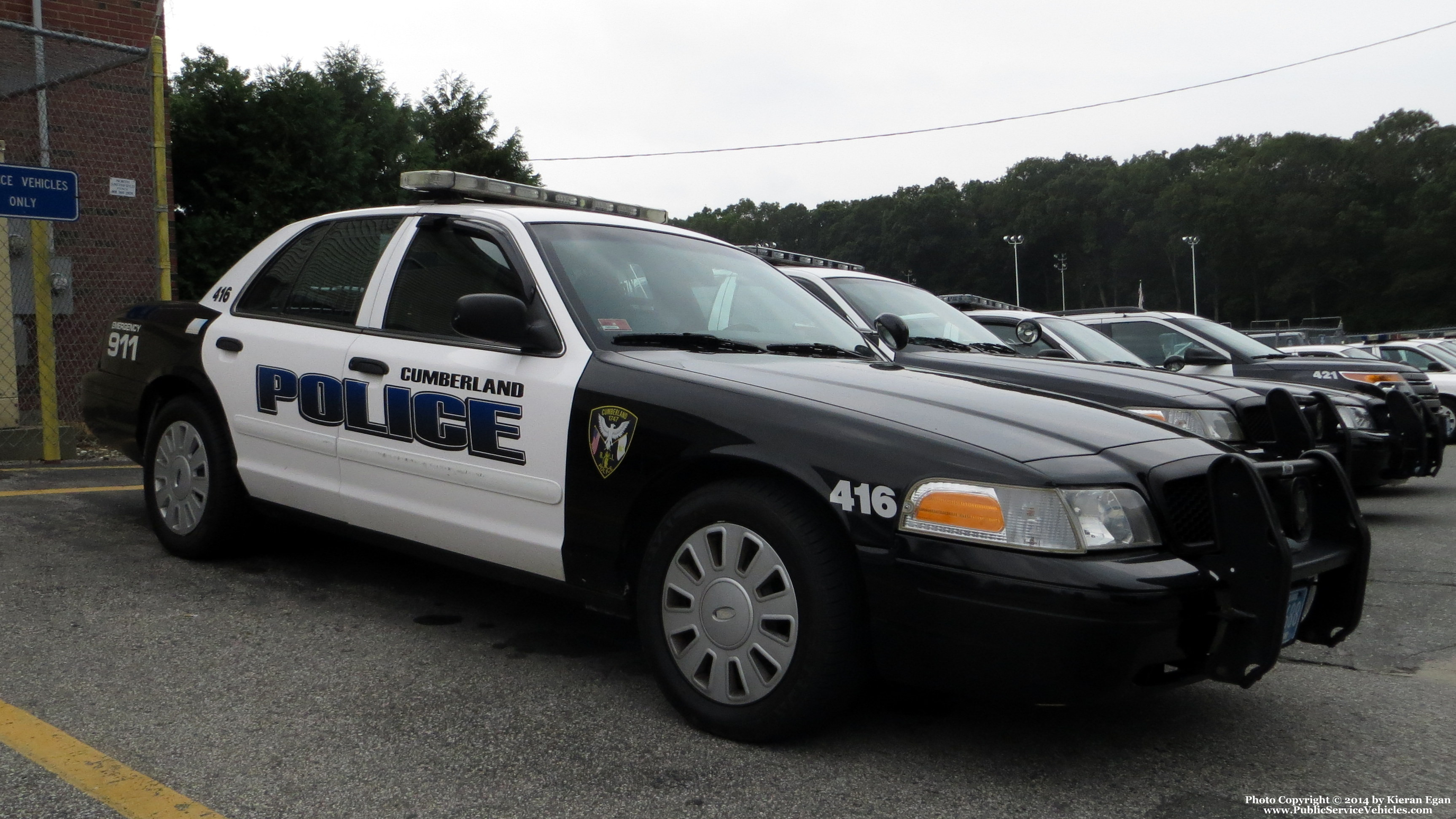 A photo  of Cumberland Police
            Cruiser 416, a 2006-2008 Ford Crown Victoria Police Interceptor             taken by Kieran Egan