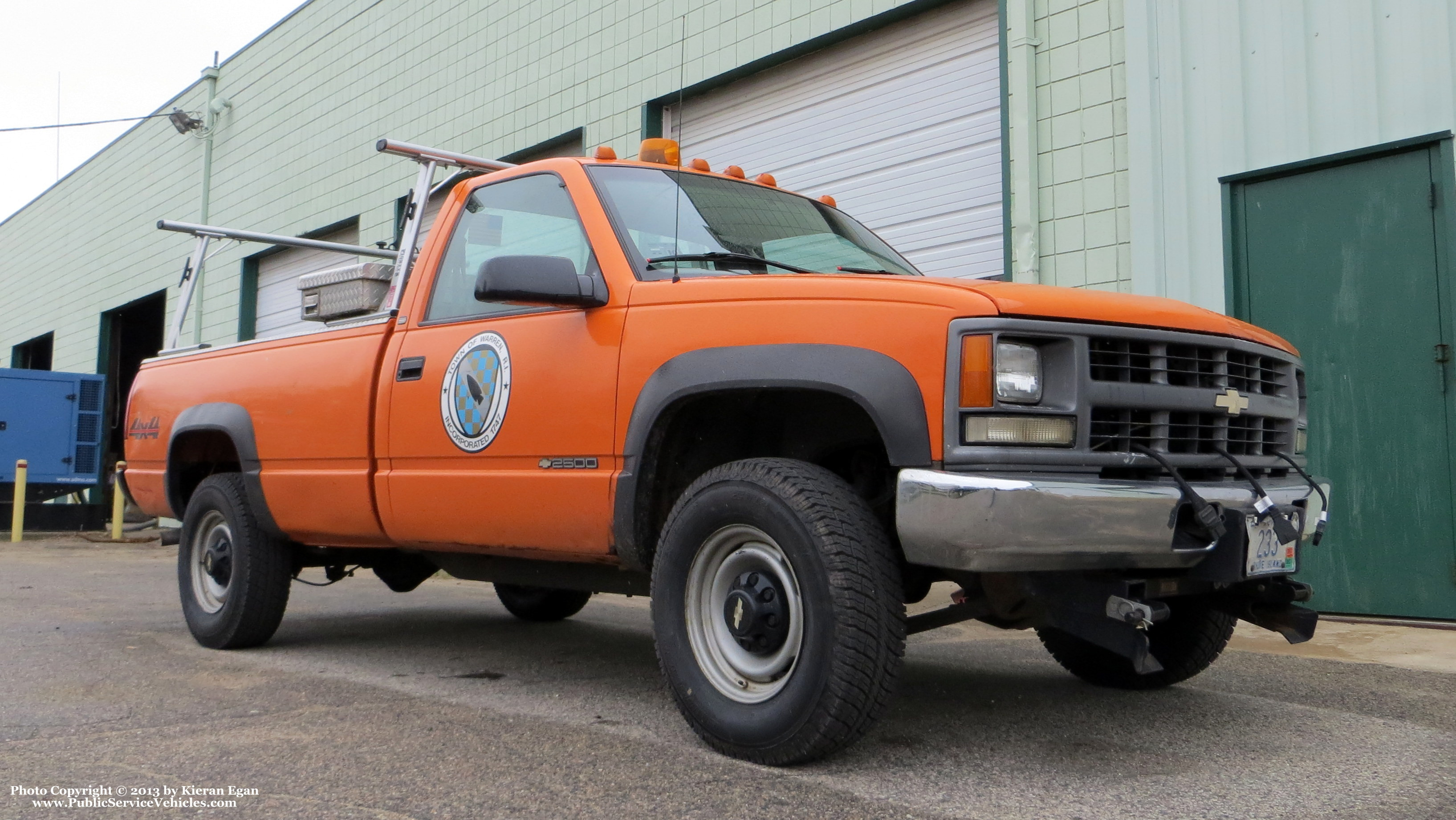 A photo  of Warren Public Works
            Truck 233, a 1988-1998 Chevrolet 2500             taken by Kieran Egan