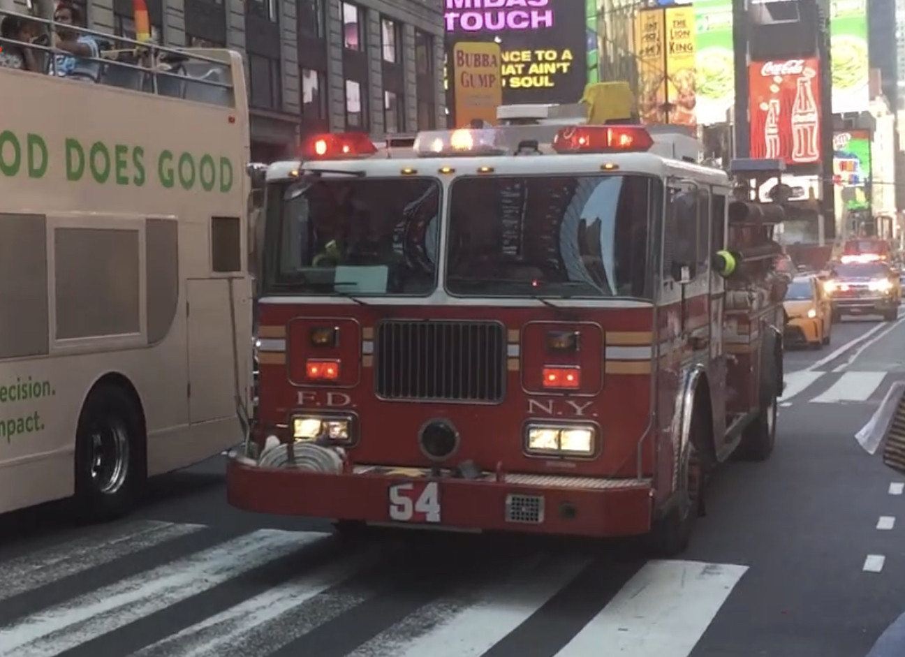 A photo  of Fire Department of the City of New York
            Engine SP01006H, a 2001 Seagrave             taken by @riemergencyvehicles