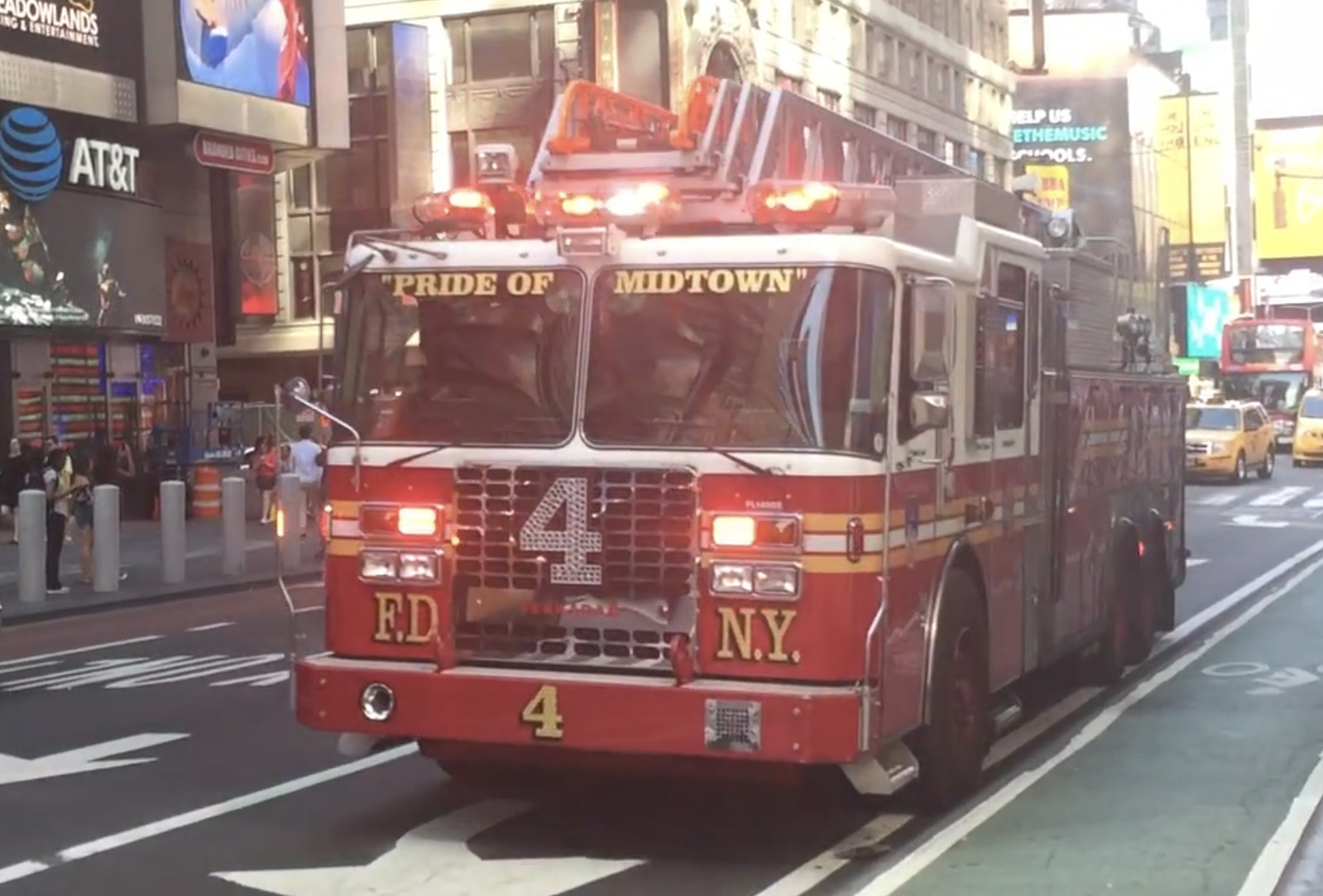 A photo  of Fire Department of the City of New York
            Ladder 4, a 2014 Ferrara             taken by @riemergencyvehicles