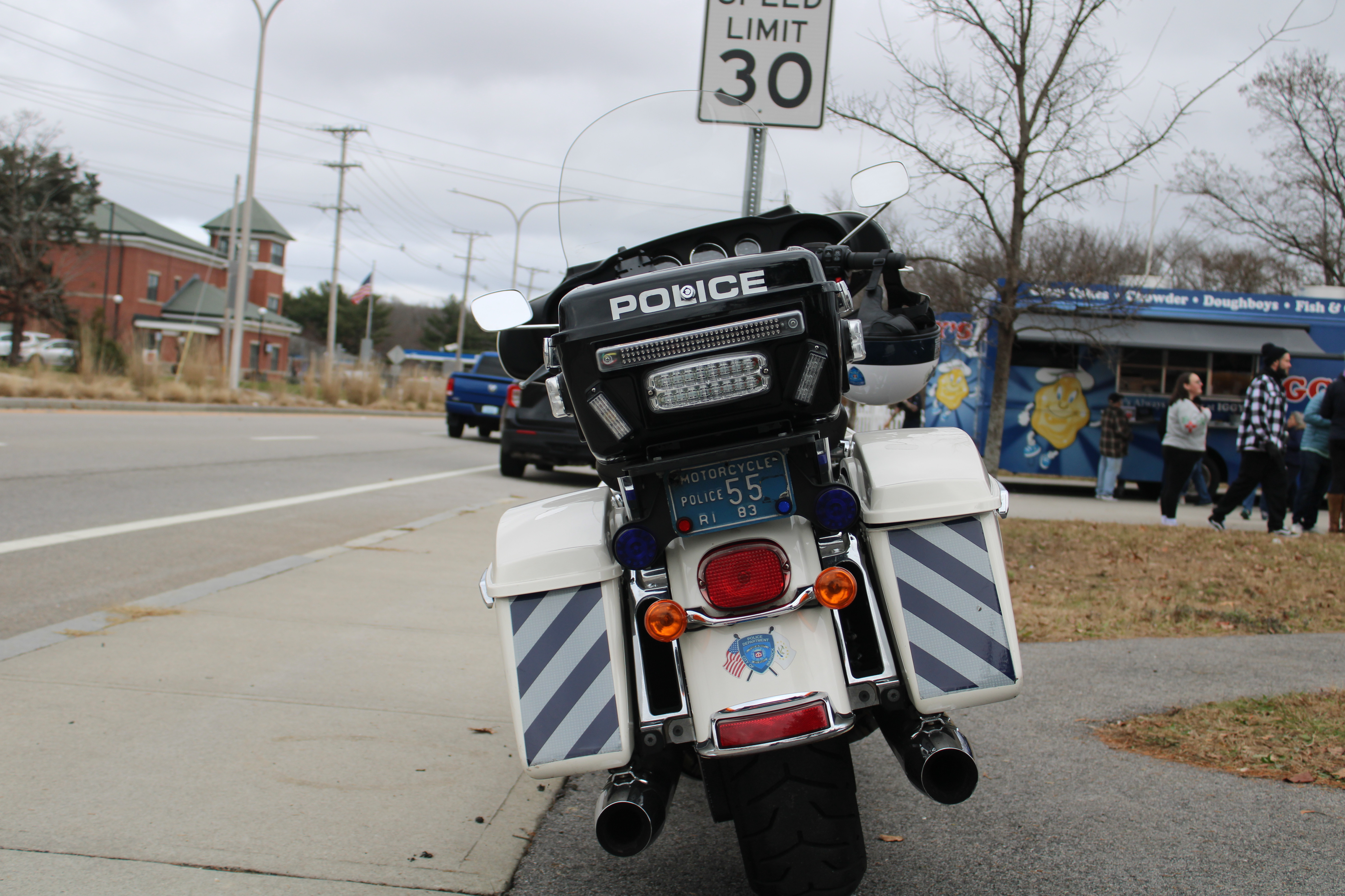 A photo  of Warwick Police
            Motorcycle 2, a 2010-2015 Harley Davidson Electra Glide             taken by @riemergencyvehicles