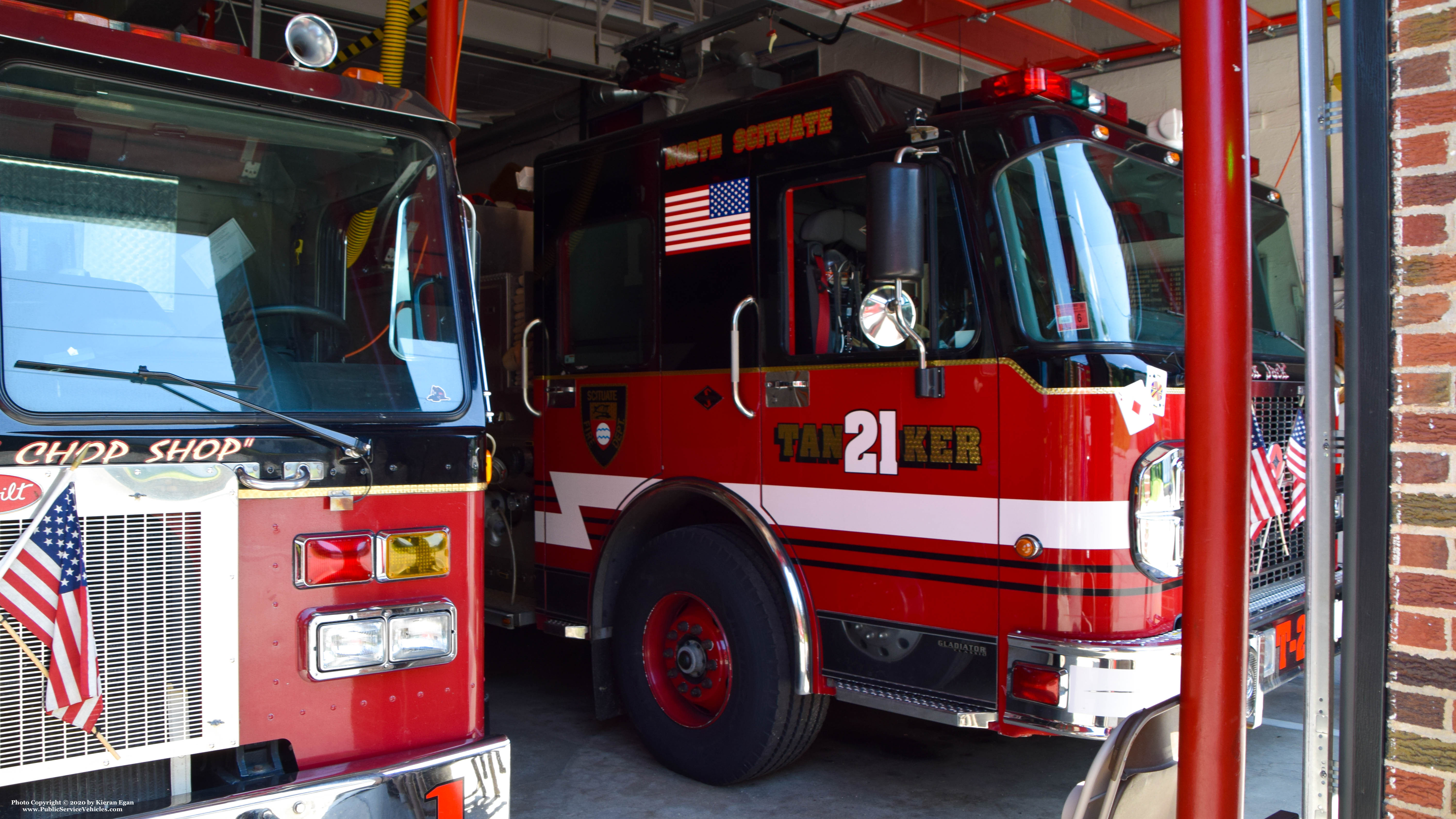 A photo  of North Scituate Fire District
            Tanker 21, a 2005 Spartan/Crimson             taken by Kieran Egan