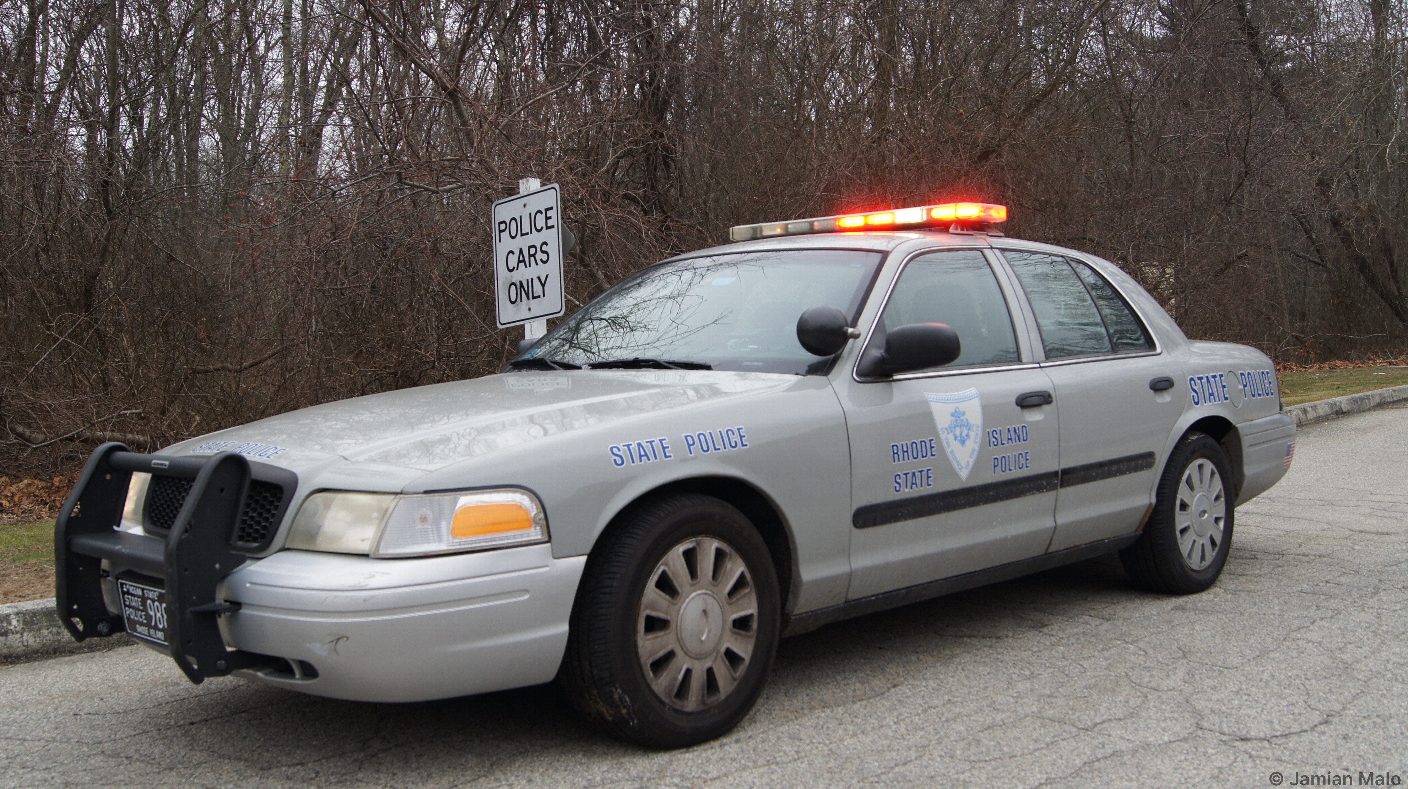 A photo  of Rhode Island State Police
            Cruiser 988, a 2006-2008 Ford Crown Victoria Police Interceptor             taken by Jamian Malo